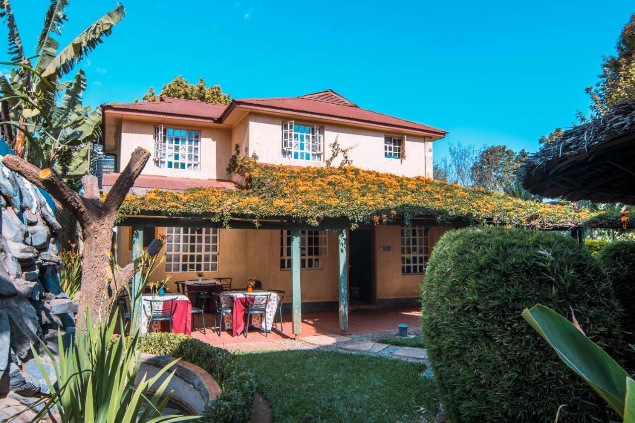Crest Safari Lodge Bed And Breakfast Arusha Exterior photo